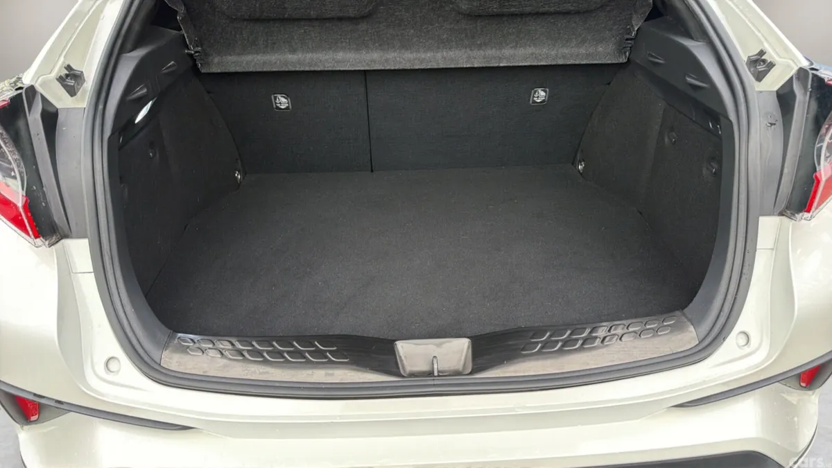 Toyota C-HR SUV, Petrol Hybrid, 2017, White