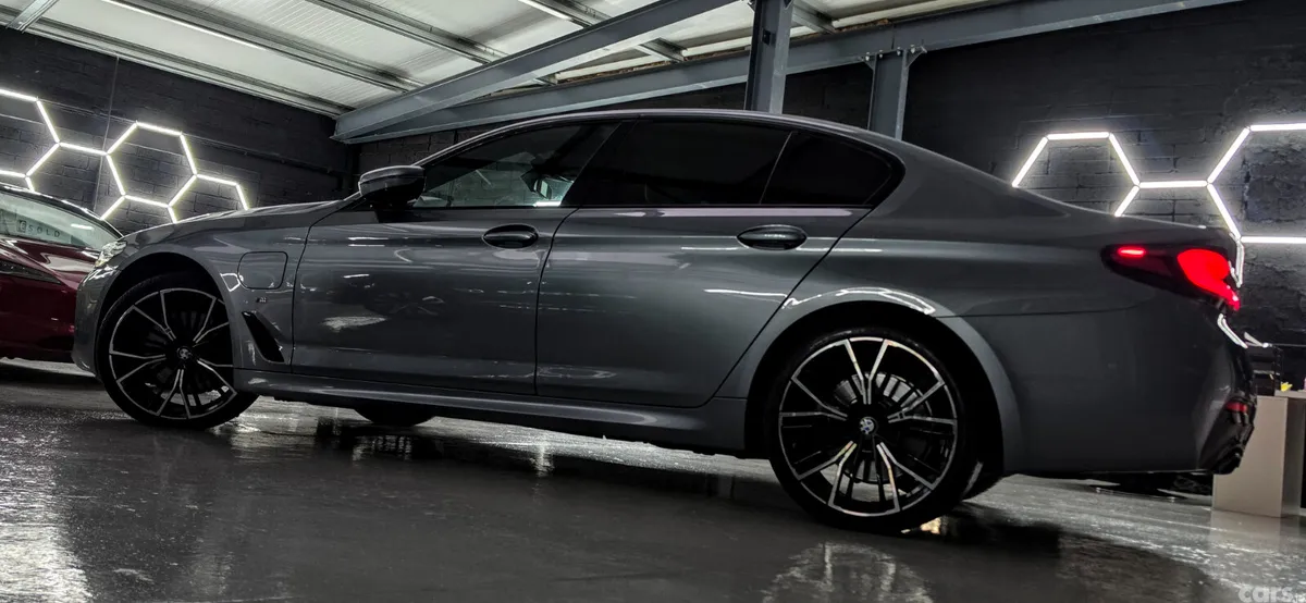 BMW 5-Series Saloon, Petrol Plug-in Hybrid, 2020, Blue