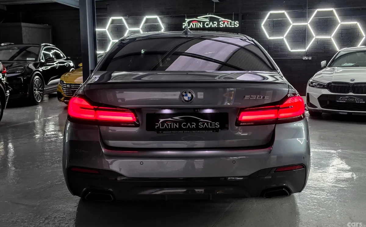 BMW 5-Series Saloon, Petrol Plug-in Hybrid, 2020, Blue
