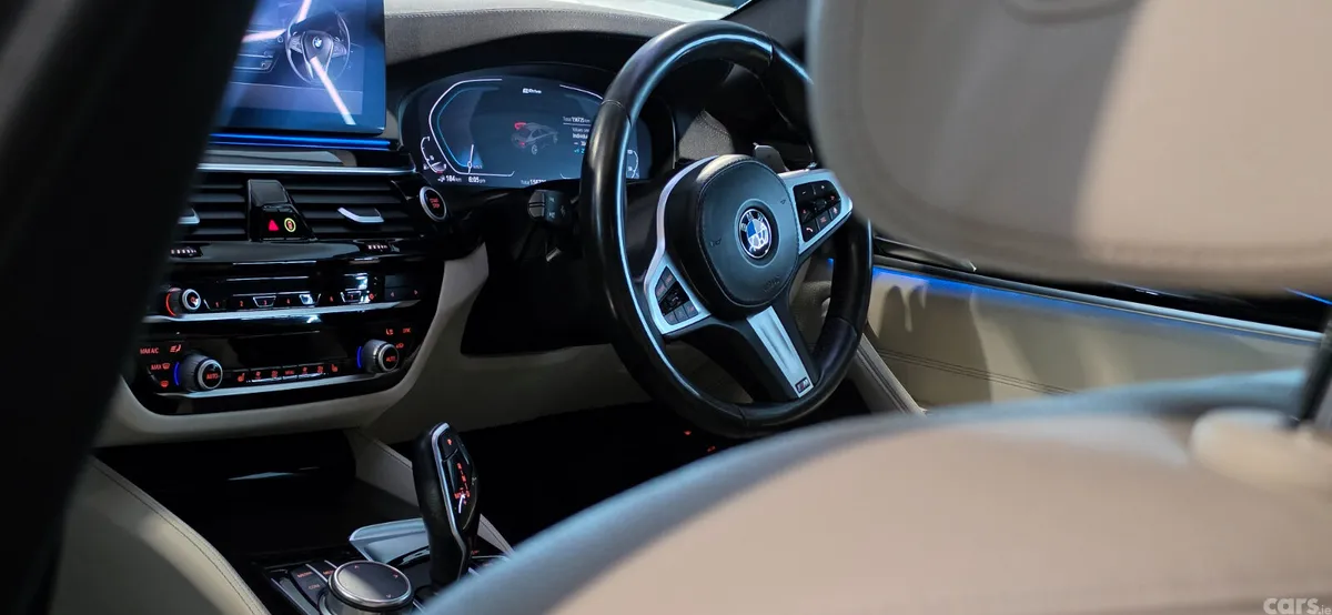 BMW 5-Series Saloon, Petrol Plug-in Hybrid, 2020, Blue