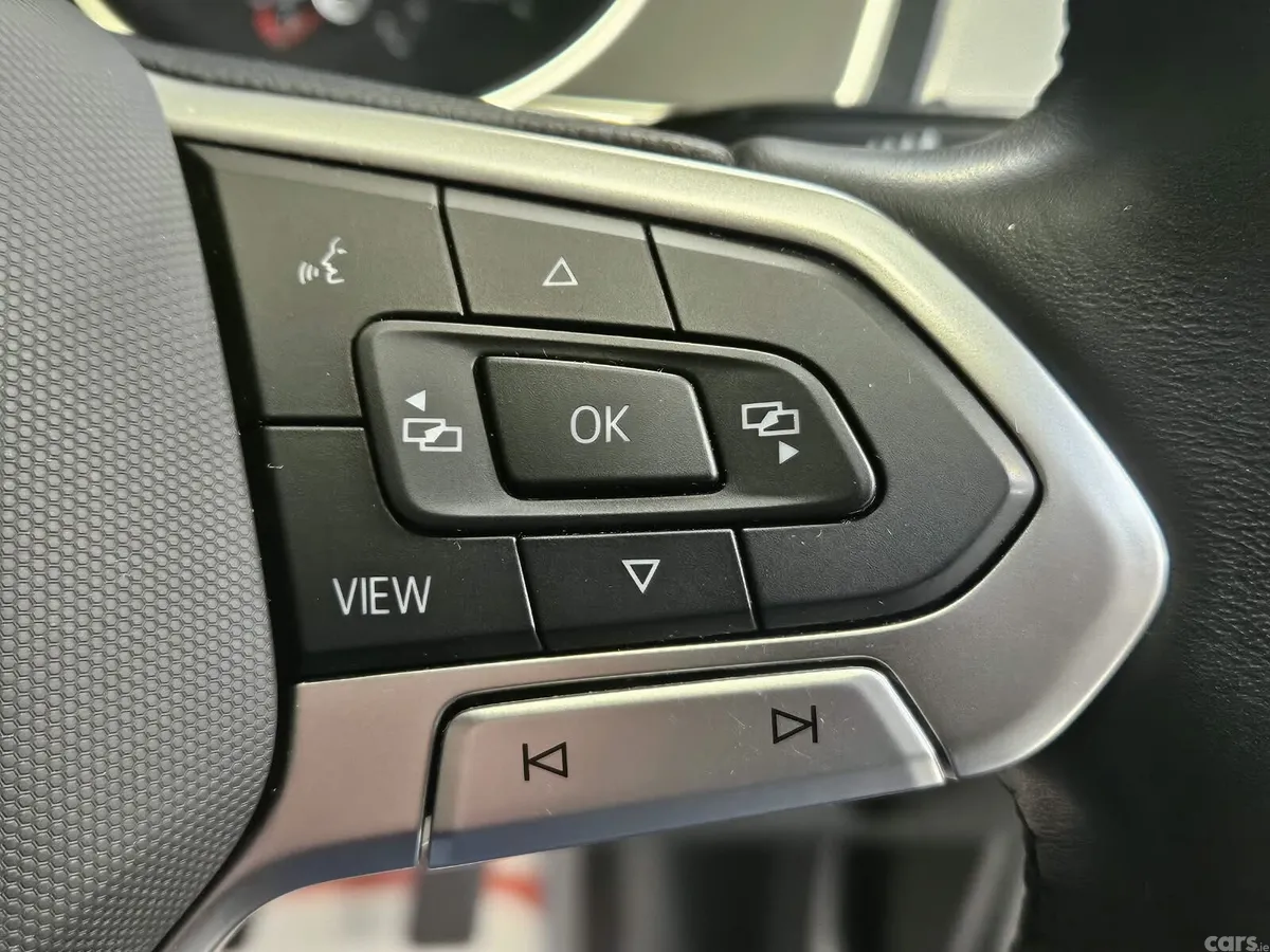Volkswagen Passat Saloon, Diesel, 2022, Blue