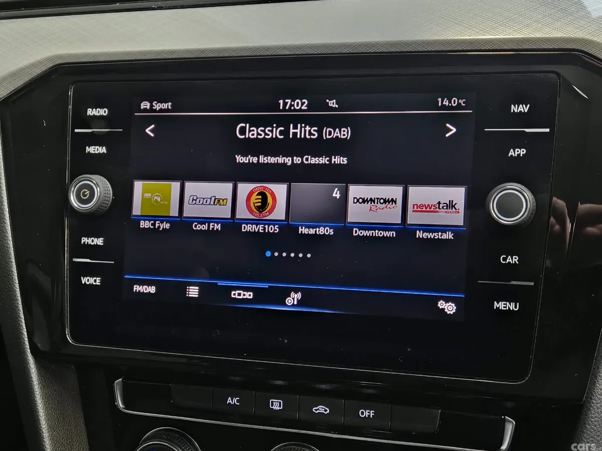 Volkswagen Passat Saloon, Diesel, 2022, Blue