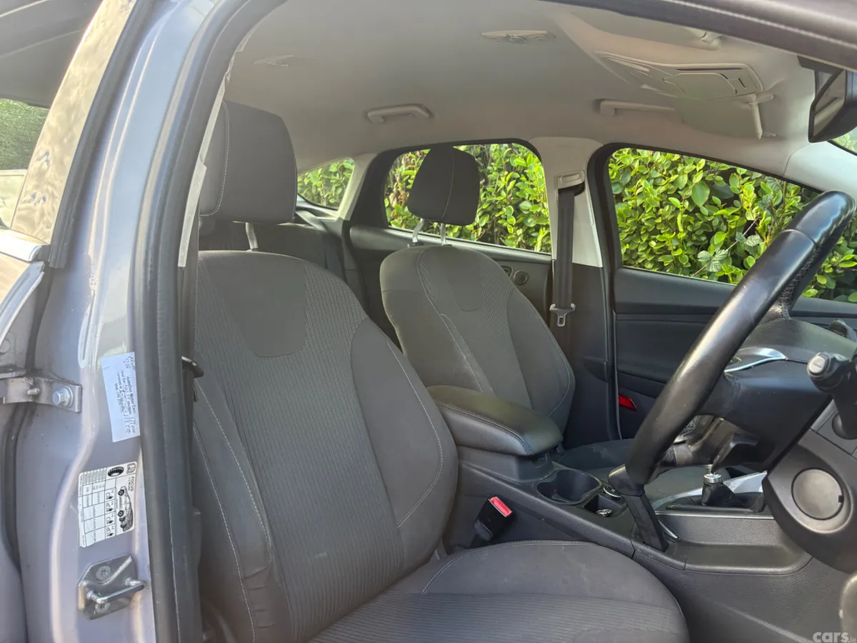Ford Focus Hatchback, Diesel, 2012, Silver