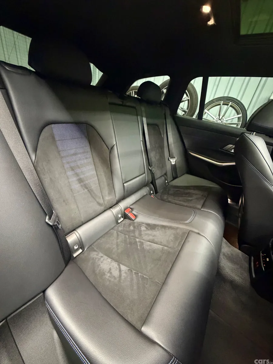 BMW 3-Series Estate, Diesel, 2021, Black