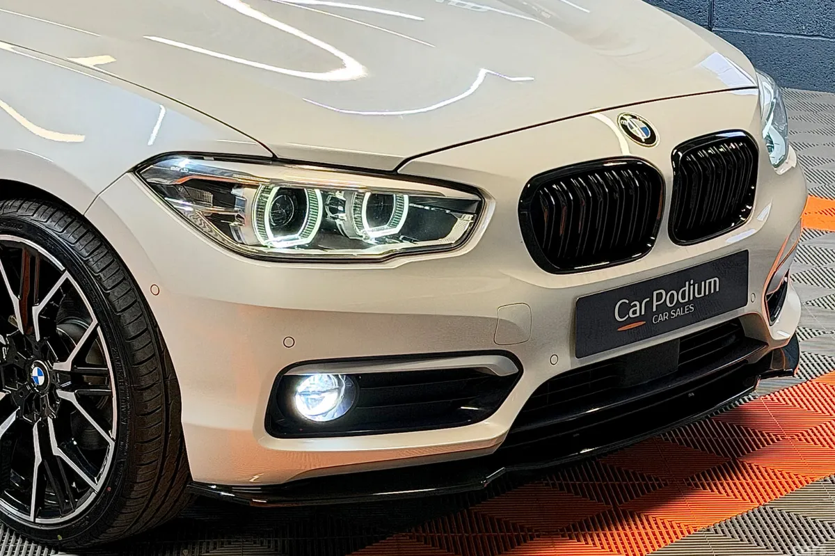 BMW 1-Series Hatchback, Diesel, 2019, White