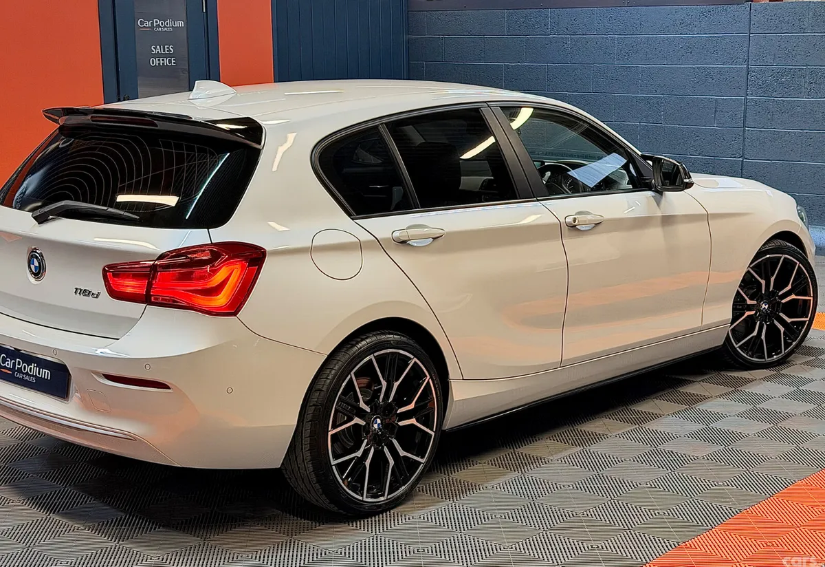 BMW 1-Series Hatchback, Diesel, 2019, White