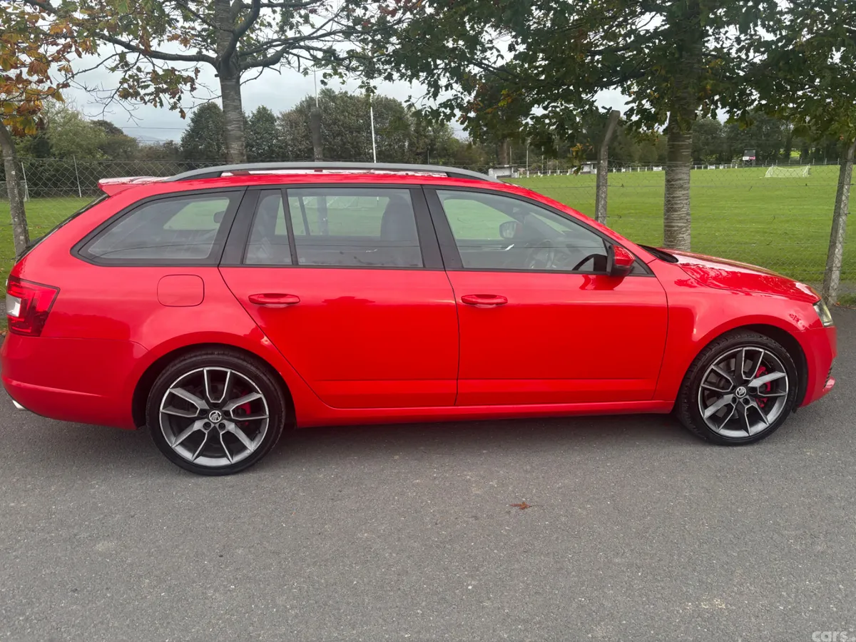 Skoda Octavia Estate, Diesel, 2015, Red
