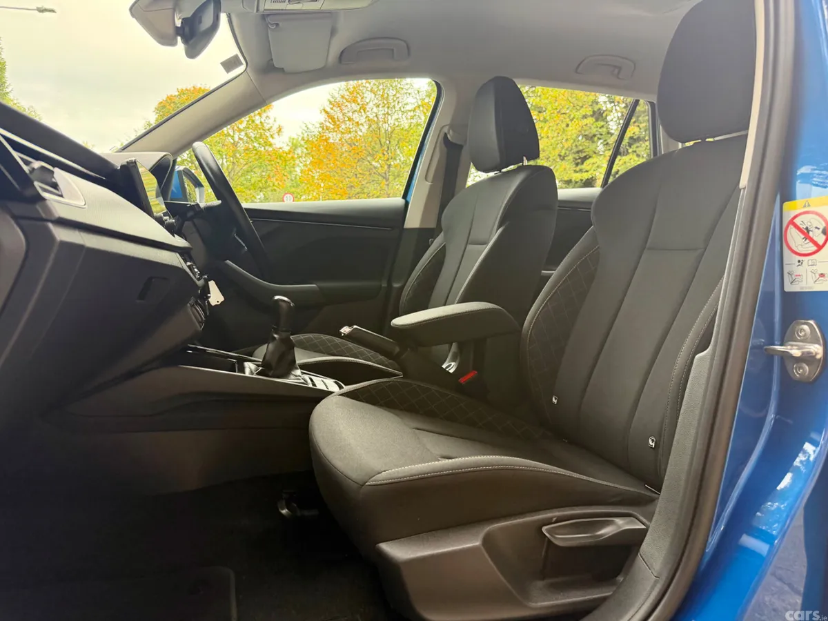 Skoda Kamiq Hatchback, Petrol, 2023, Blue