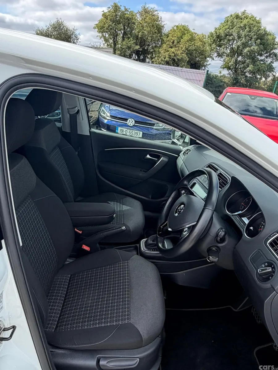 Volkswagen Polo Hatchback, Petrol, 2017, White