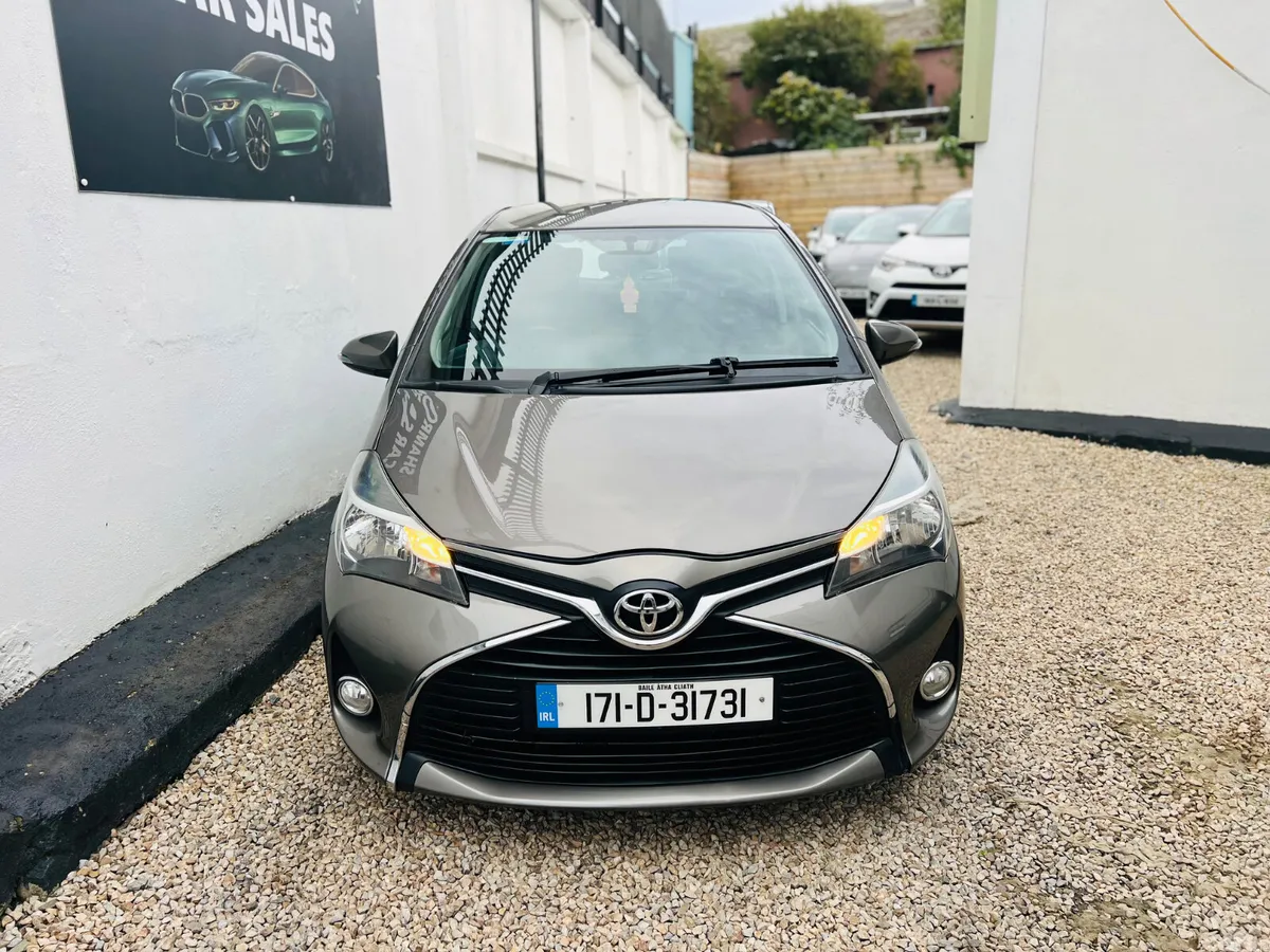 Toyota Yaris Hatchback, Petrol, 2017, Grey