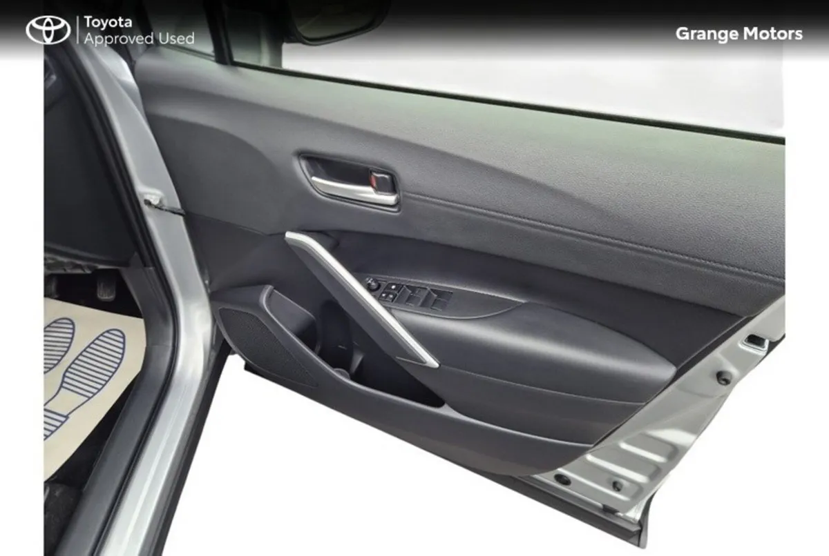 Toyota Corolla Cross Hatchback, Petrol Hybrid, 2023, Silver
