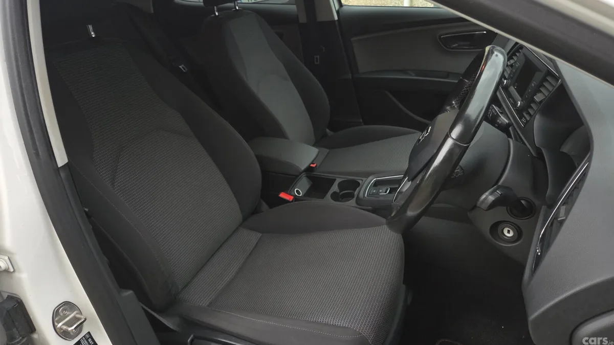 SEAT Leon Estate, Diesel, 2019, White