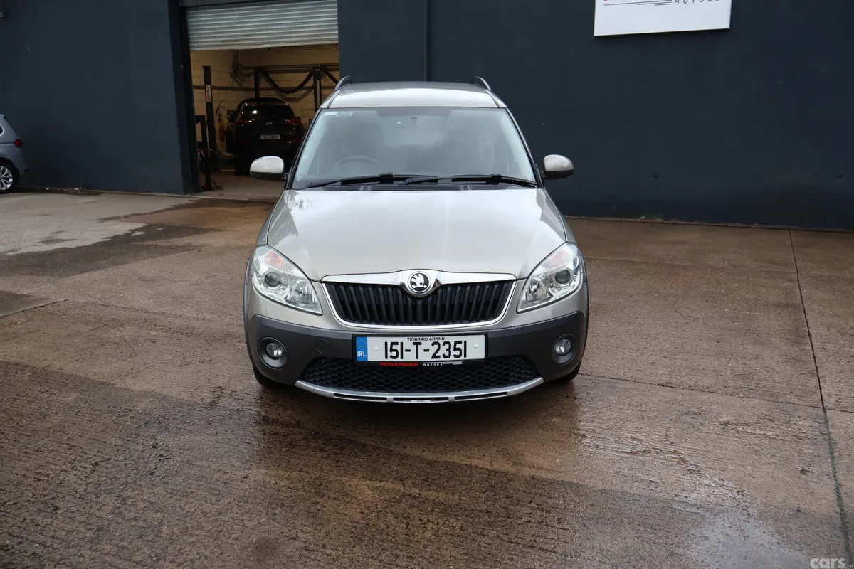 Skoda Roomster MPV, Petrol, 2015, Beige