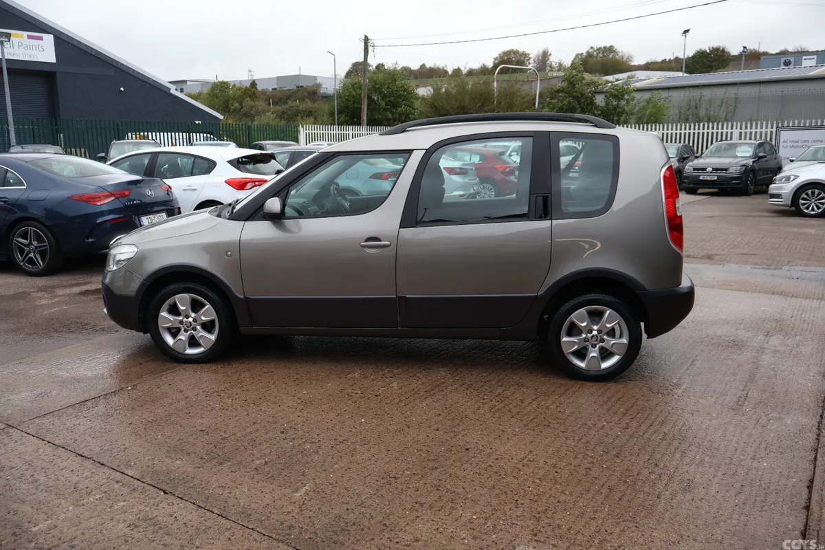 Skoda Roomster MPV, Petrol, 2015, Beige