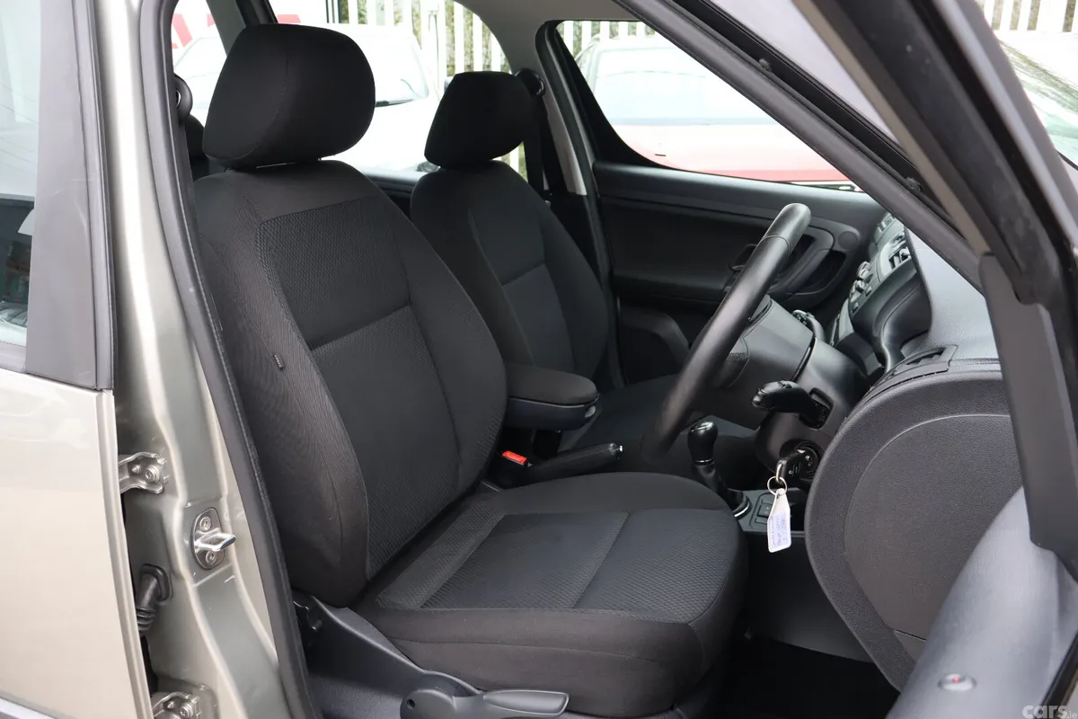 Skoda Roomster MPV, Petrol, 2015, Beige
