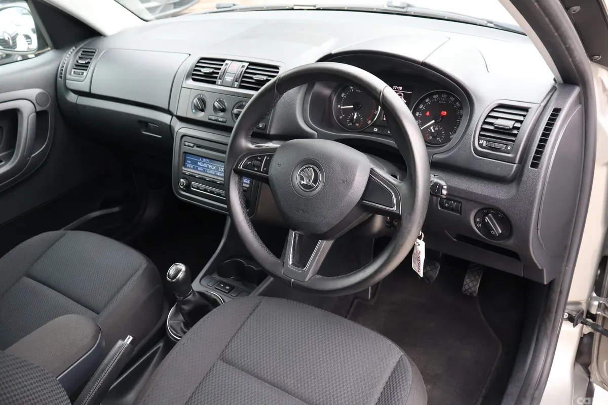 Skoda Roomster MPV, Petrol, 2015, Beige