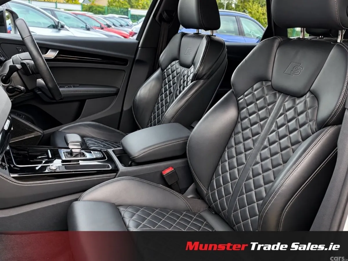 Audi Q5 SUV, Petrol Hybrid, 2023, White