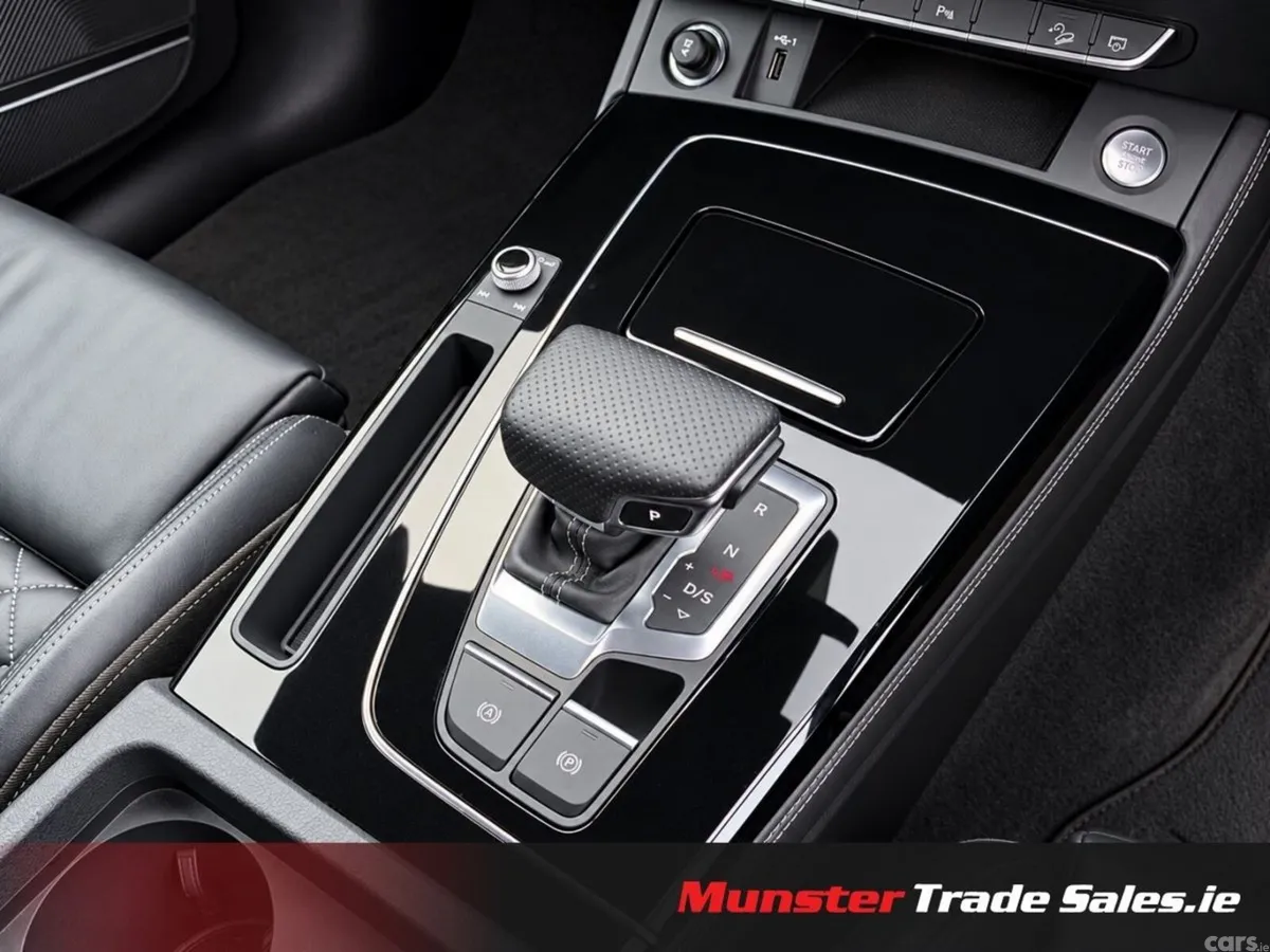 Audi Q5 SUV, Petrol Hybrid, 2023, White