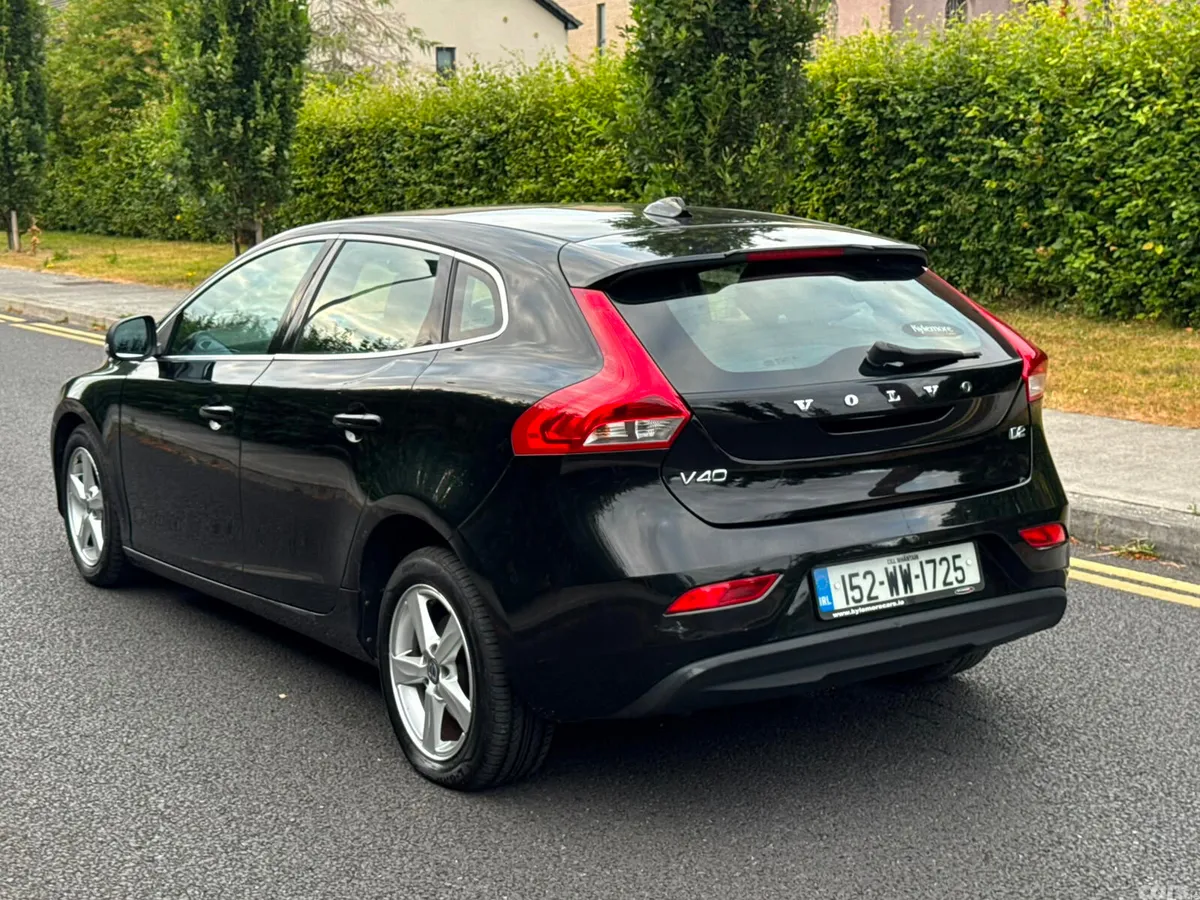 Volvo V40 Hatchback, Diesel, 2015, Black