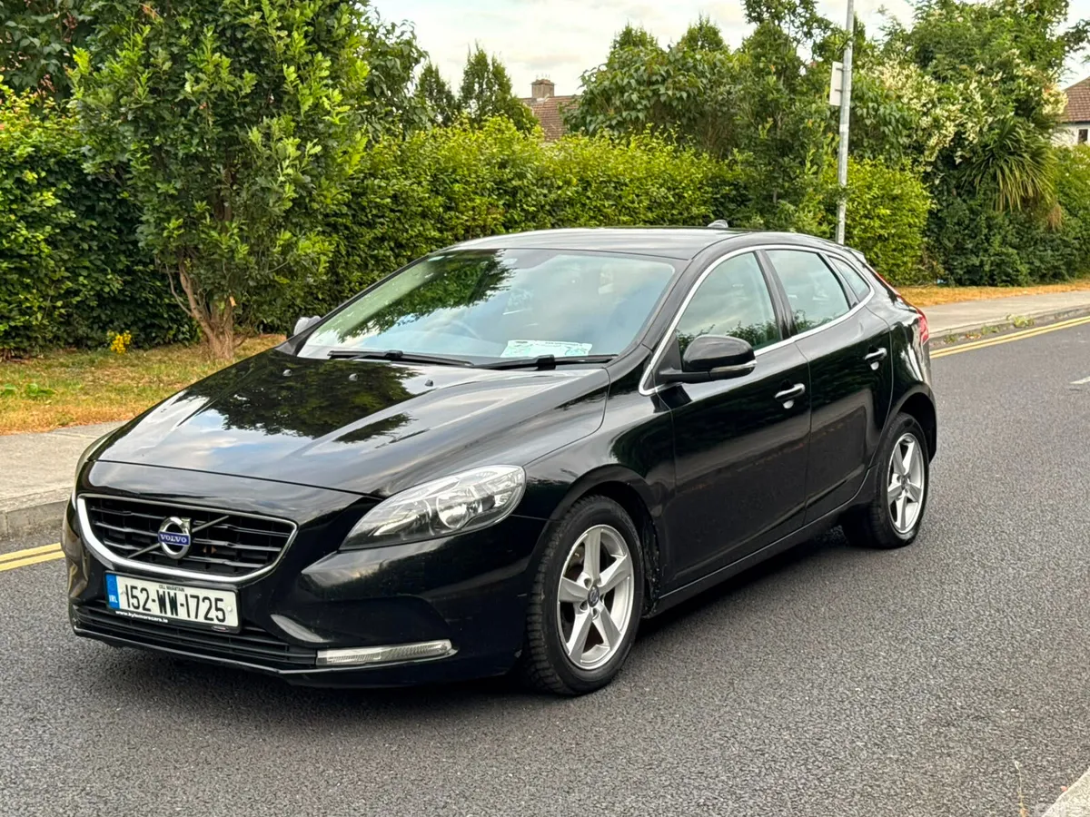 Volvo V40 Hatchback, Diesel, 2015, Black