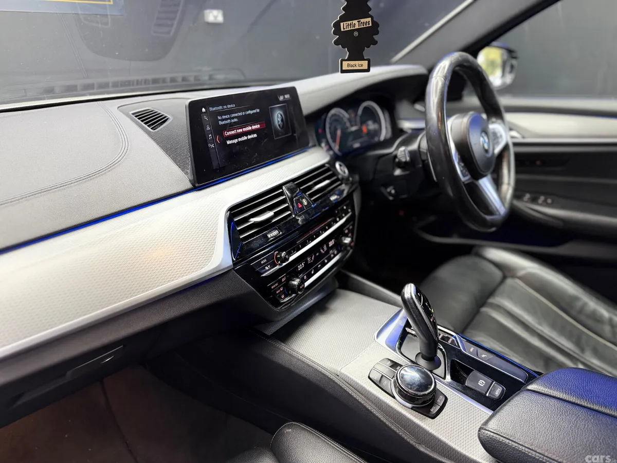 BMW 5-Series Saloon, Petrol Plug-in Hybrid, 2017, White