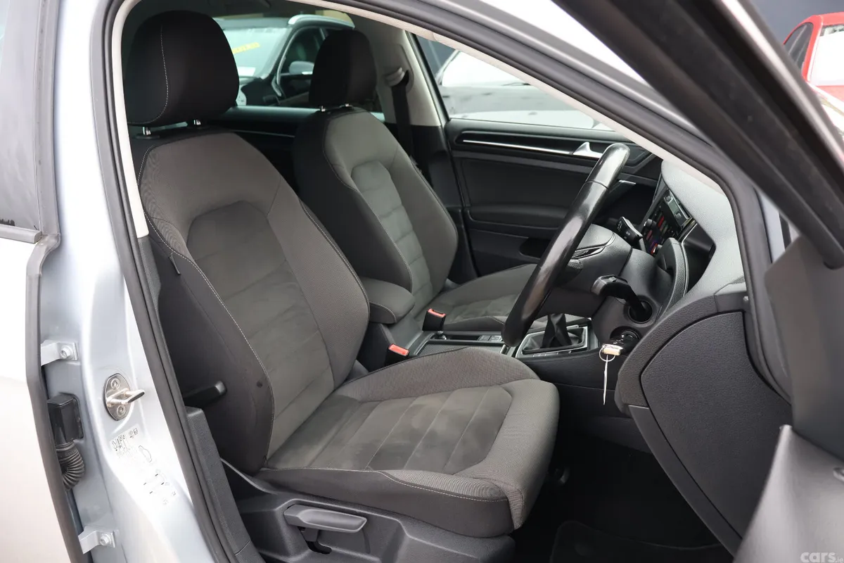 Volkswagen Golf Estate, Diesel, 2018, Grey