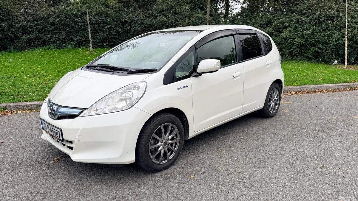 Honda Fit Hatchback, Petrol Hybrid, 2013, White