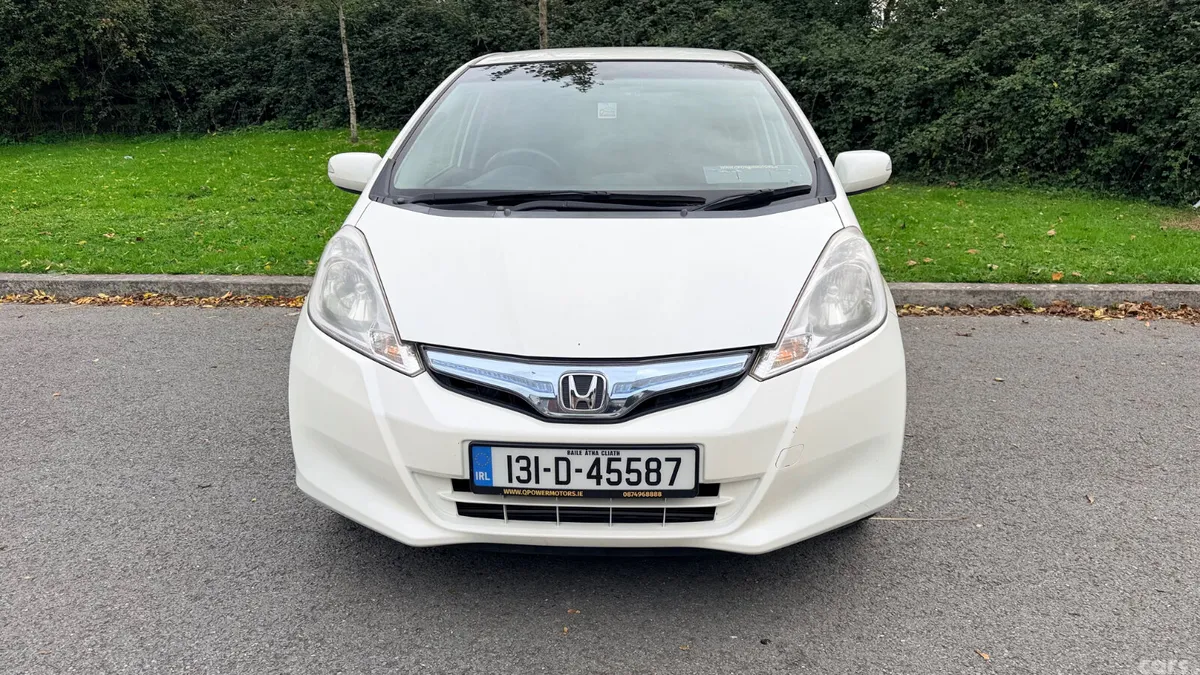 Honda Fit Hatchback, Petrol Hybrid, 2013, White