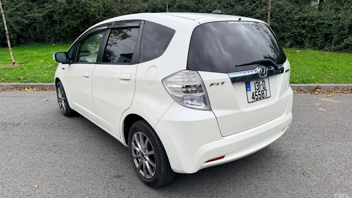 Honda Fit Hatchback, Petrol Hybrid, 2013, White