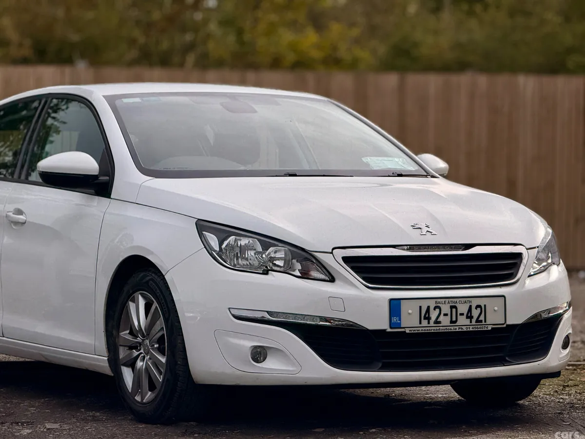 Peugeot 308 Hatchback, Petrol, 2014, White