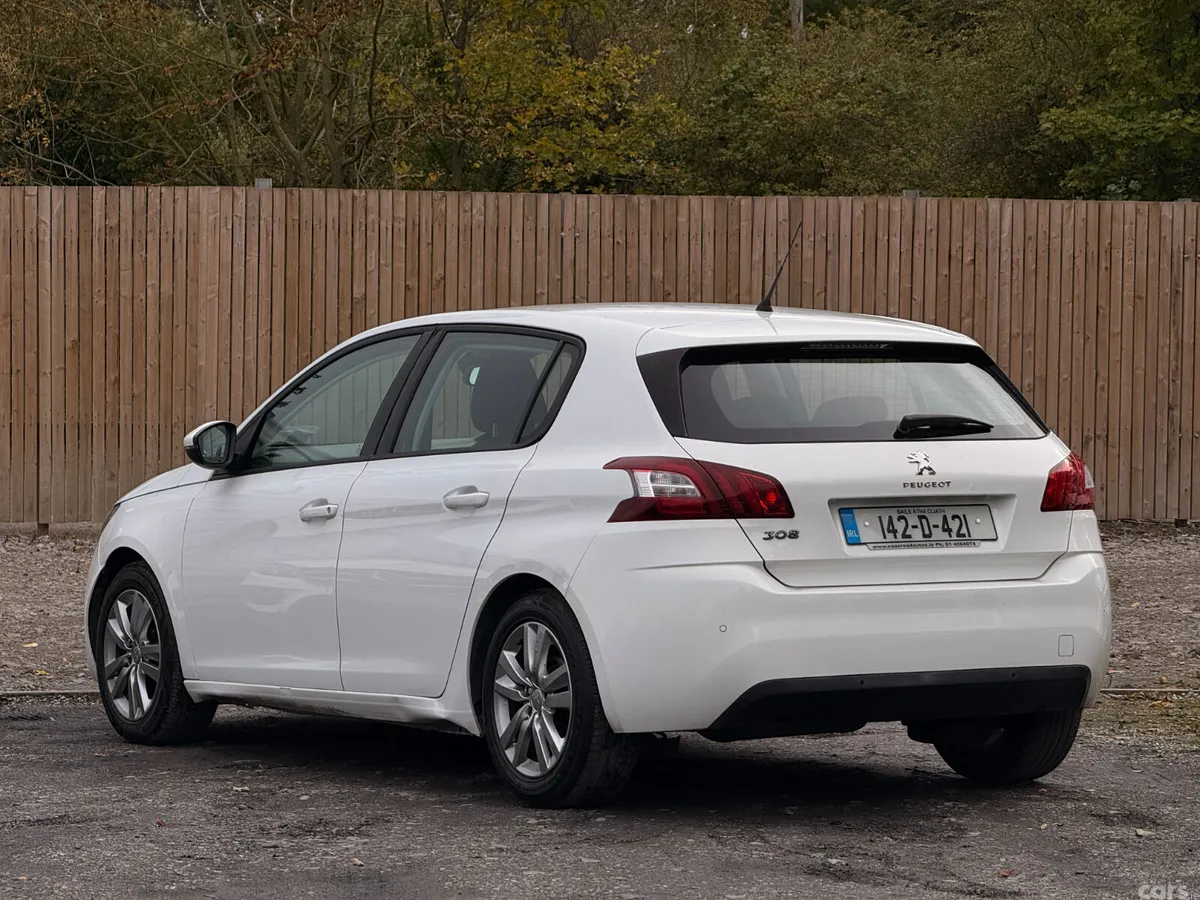 Peugeot 308 Hatchback, Petrol, 2014, White