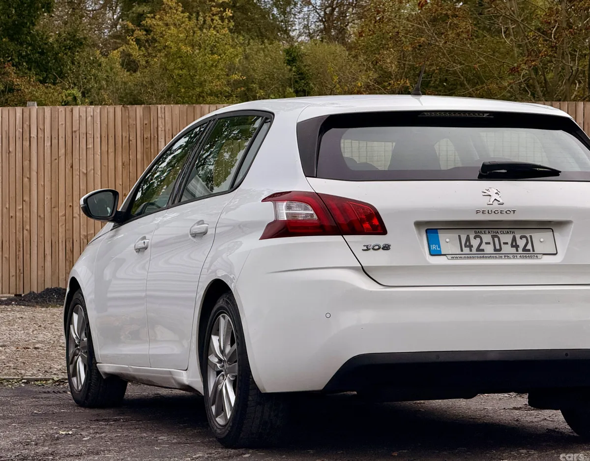 Peugeot 308 Hatchback, Petrol, 2014, White