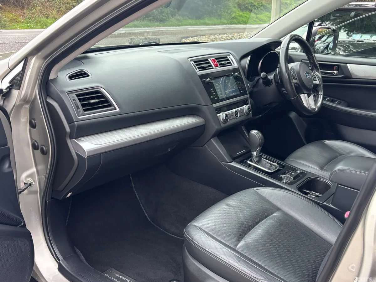 Subaru Outback Estate, Diesel, 2016, Gold