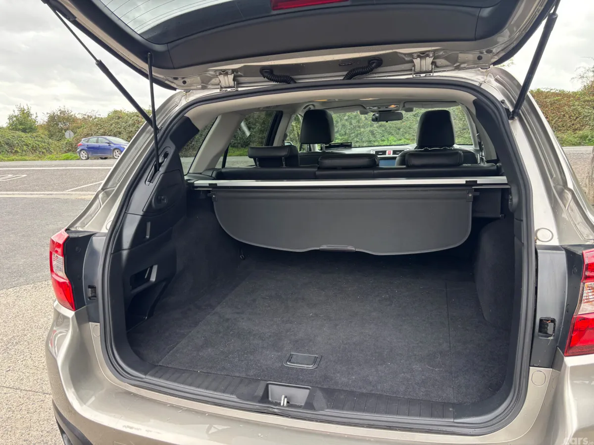 Subaru Outback Estate, Diesel, 2016, Gold