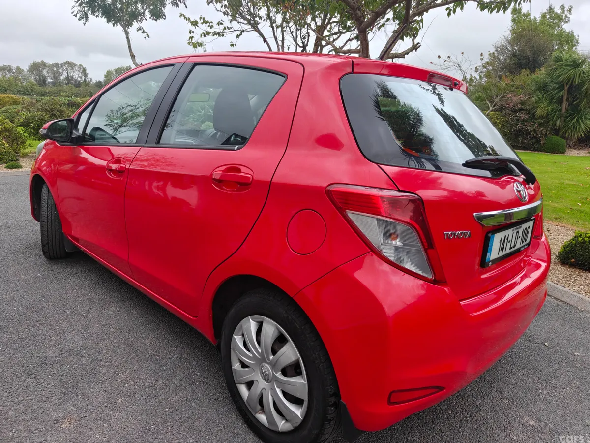 Toyota Yaris Hatchback, Petrol, 2014, Red