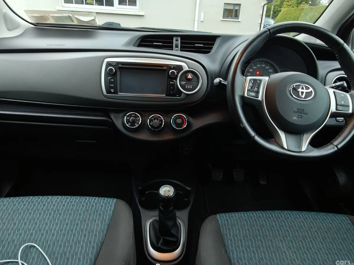 Toyota Yaris Hatchback, Petrol, 2014, Red