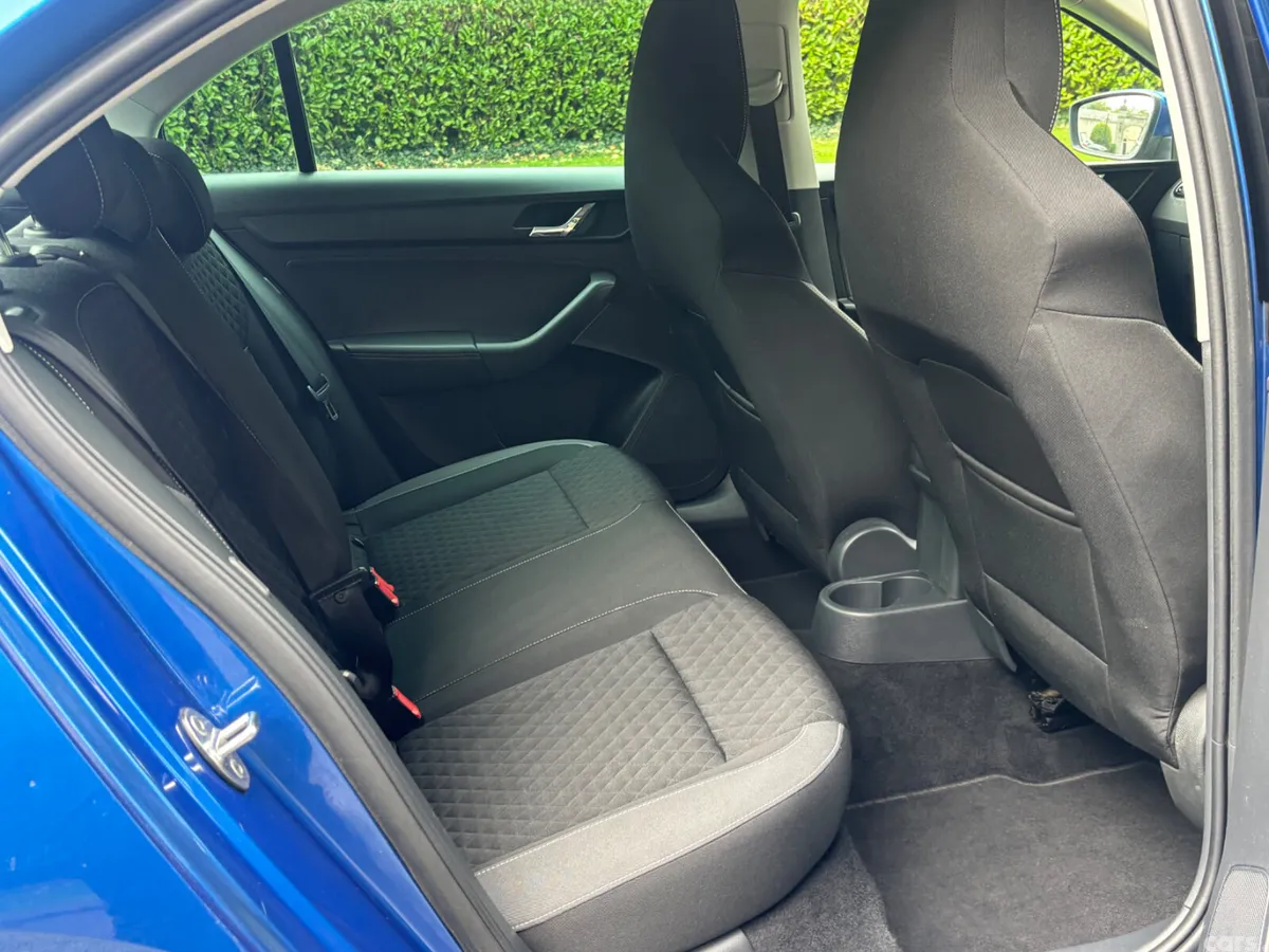 Skoda Rapid Saloon, Petrol, 2016, Blue