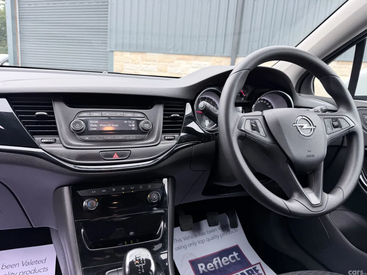 Opel Astra Hatchback, Petrol, 2019, White