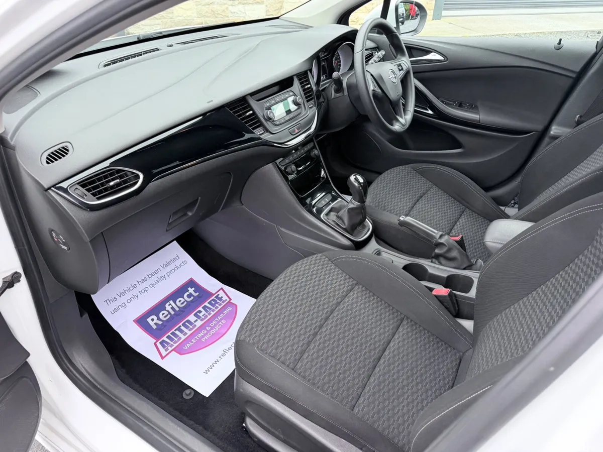 Opel Astra Hatchback, Petrol, 2019, White