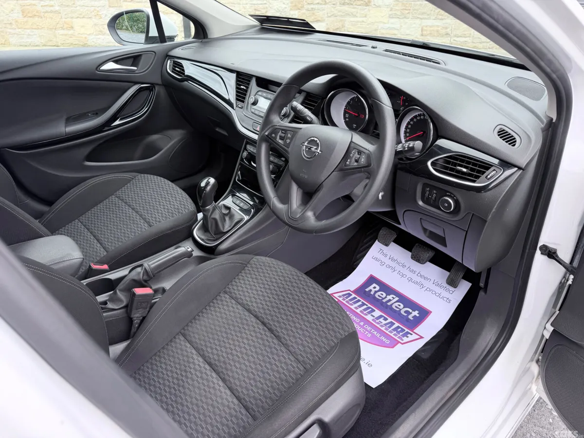 Opel Astra Hatchback, Petrol, 2019, White