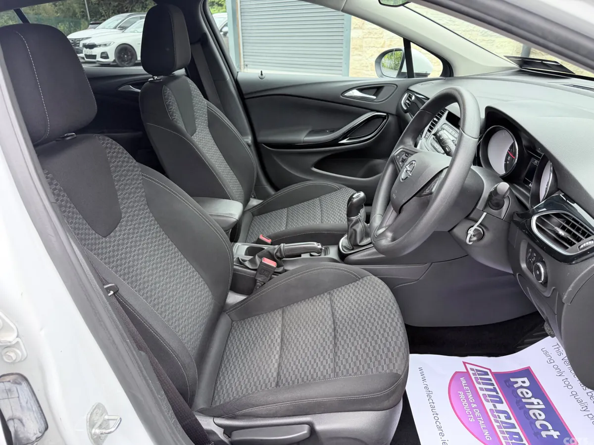 Opel Astra Hatchback, Petrol, 2019, White