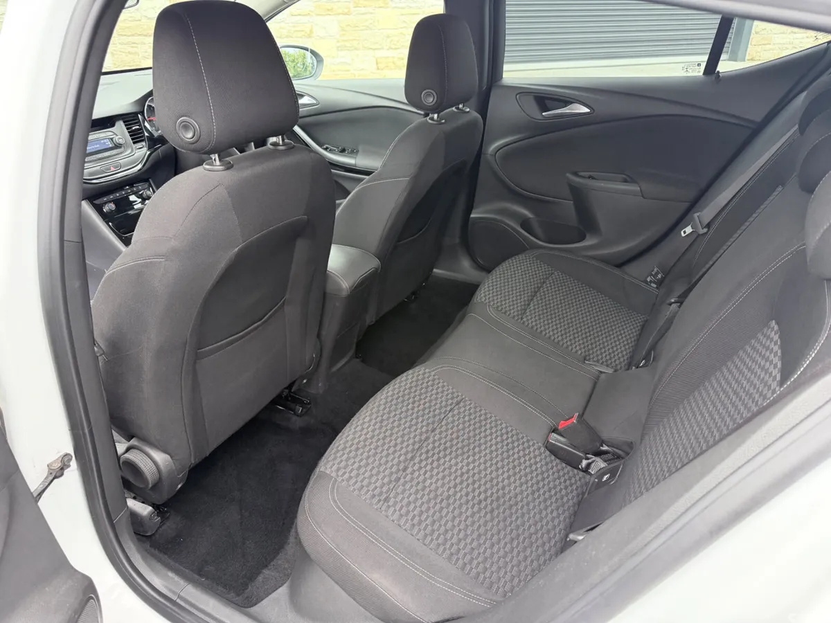 Opel Astra Hatchback, Petrol, 2019, White