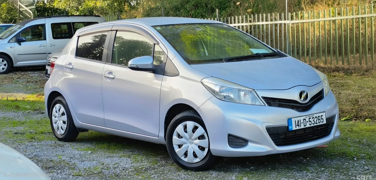 Toyota Vitz Hatchback, Petrol, 2014, Silver