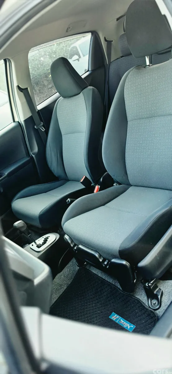 Toyota Vitz Hatchback, Petrol, 2014, Silver