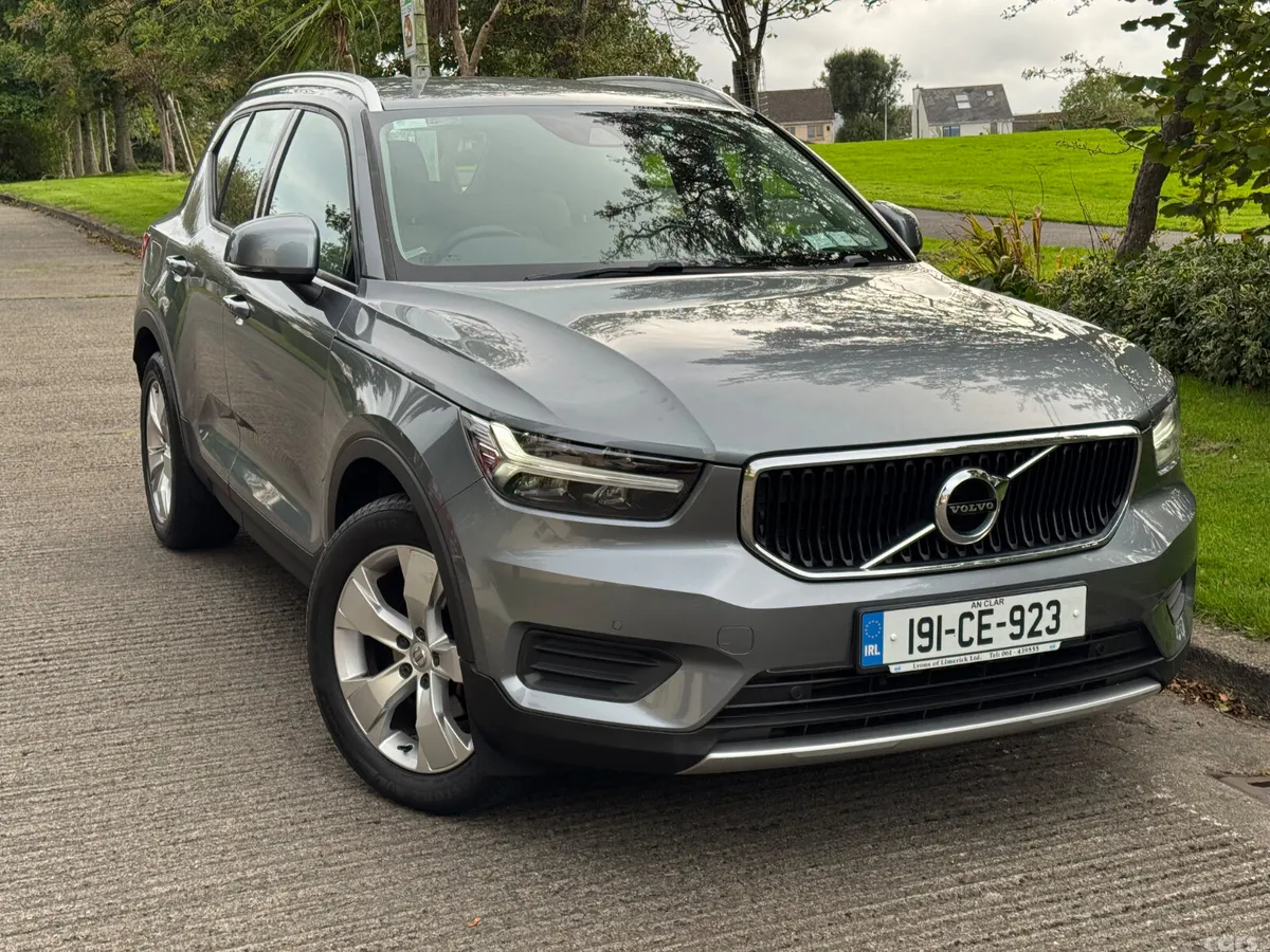 Volvo XC40 SUV, Diesel, 2019, Grey