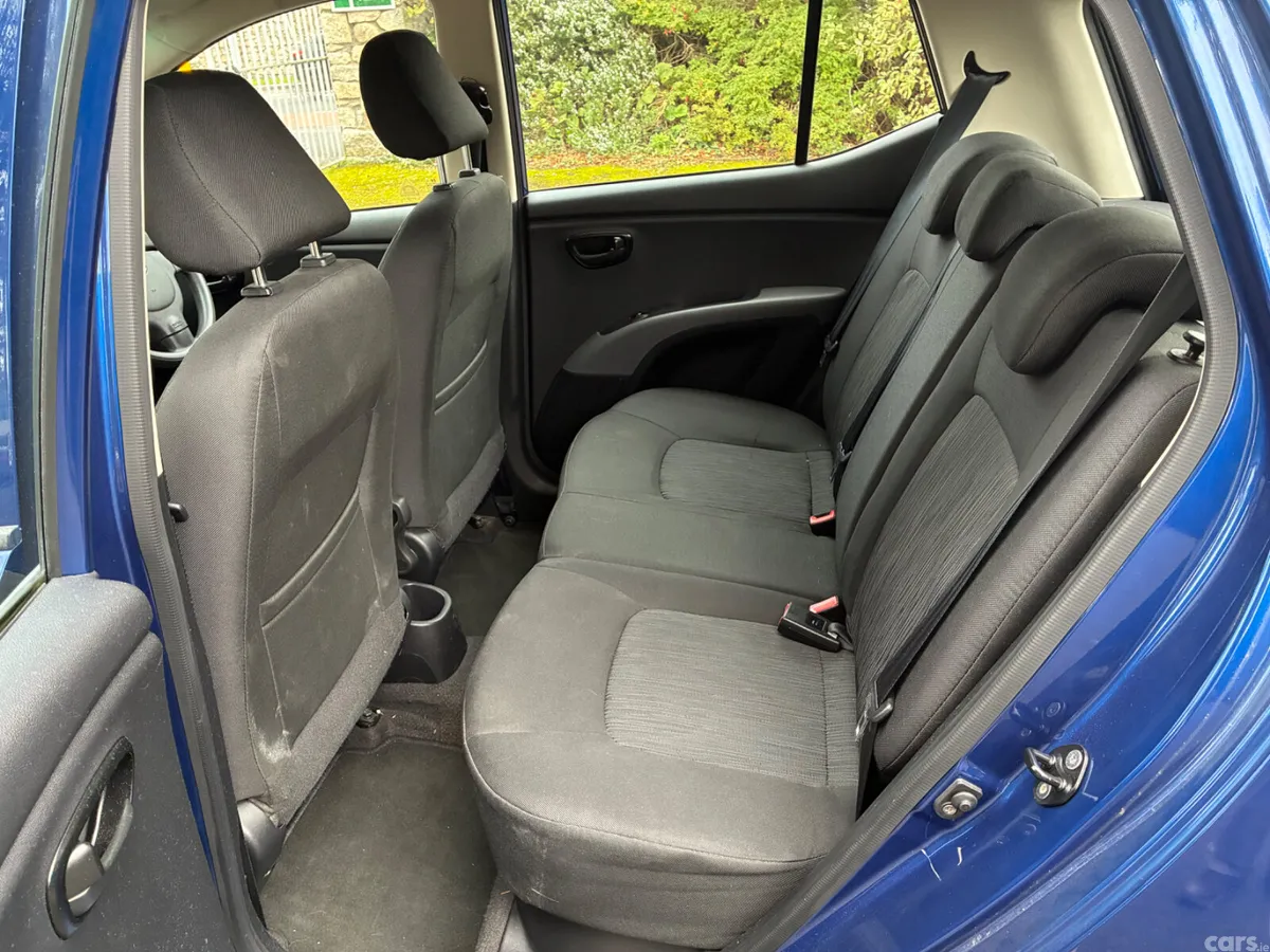 Hyundai i10 Hatchback, Petrol, 2012, Blue