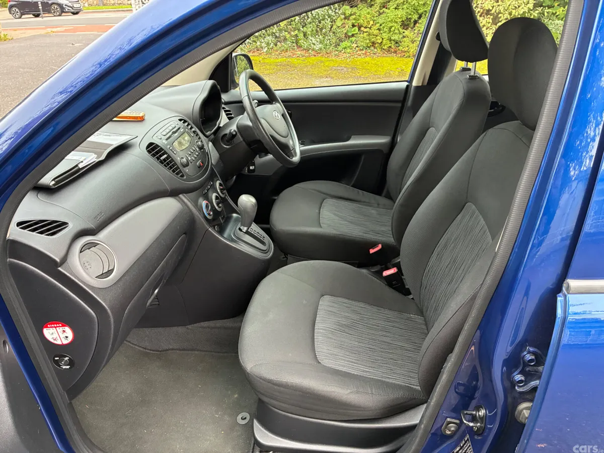 Hyundai i10 Hatchback, Petrol, 2012, Blue