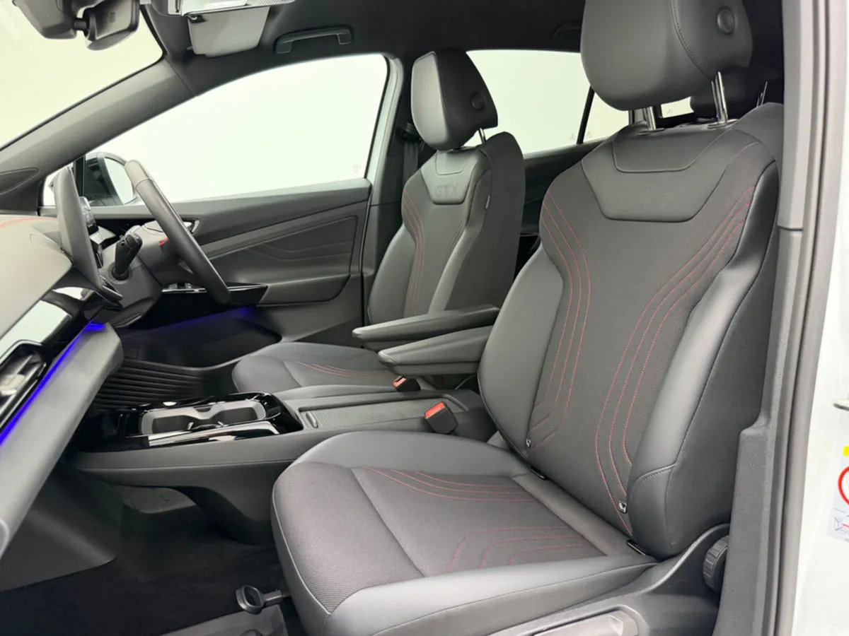 Volkswagen ID.4 Estate, Electric, 2025, White