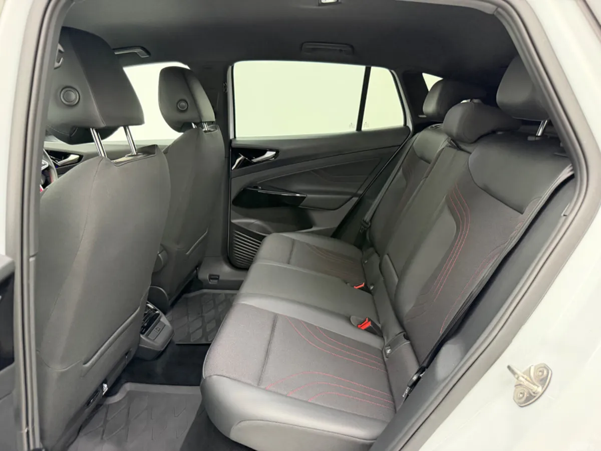 Volkswagen ID.4 Estate, Electric, 2025, White