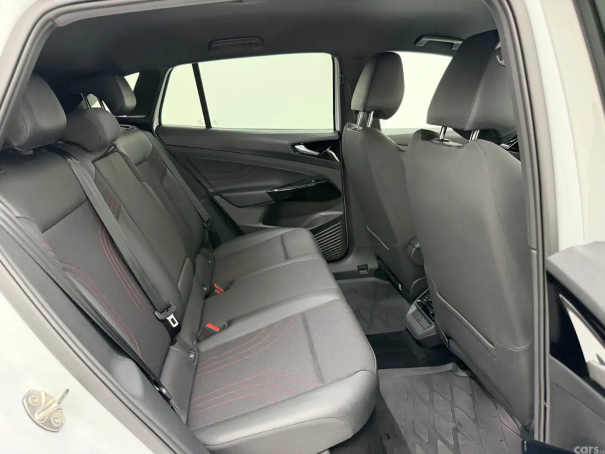 Volkswagen ID.4 Estate, Electric, 2025, White